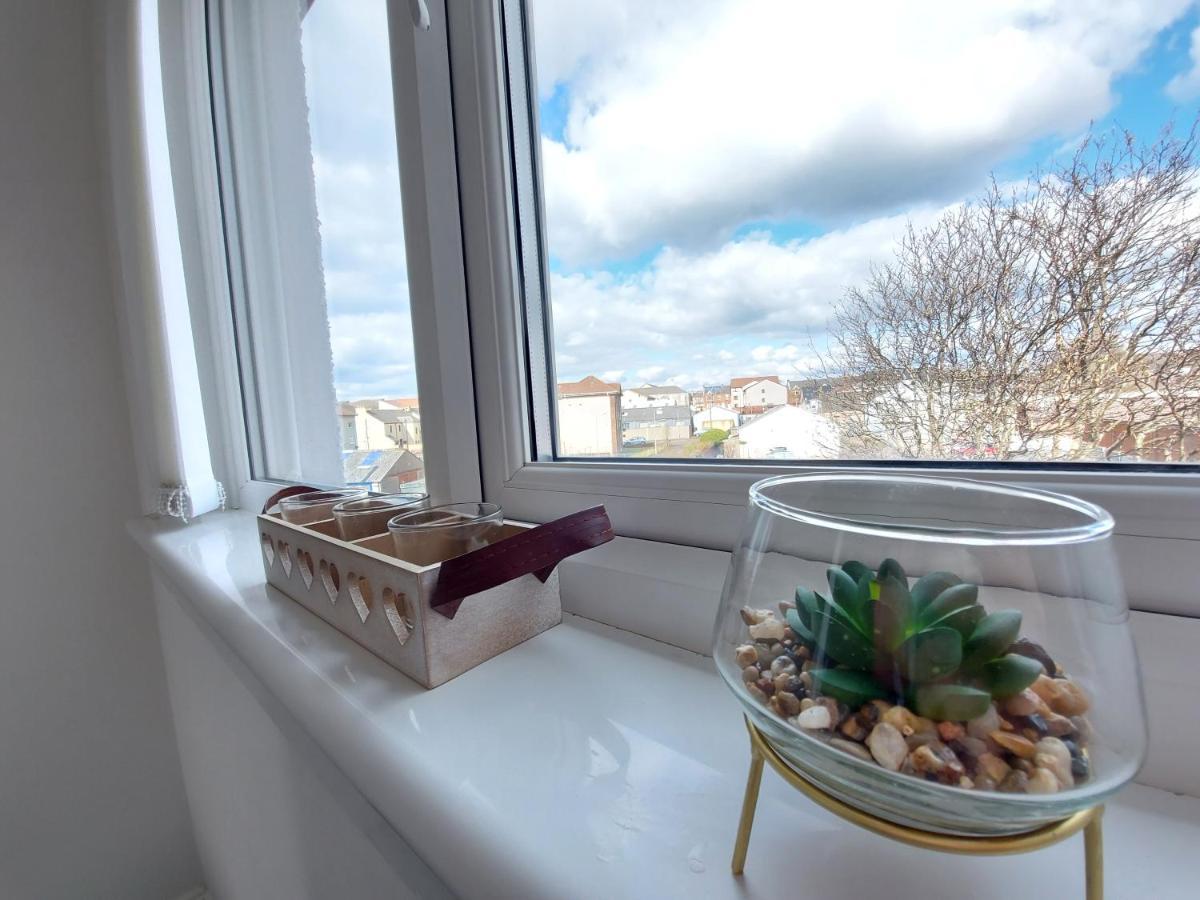Teddy Bears' 3-bedroom Maisonette Apartment Saltcoats