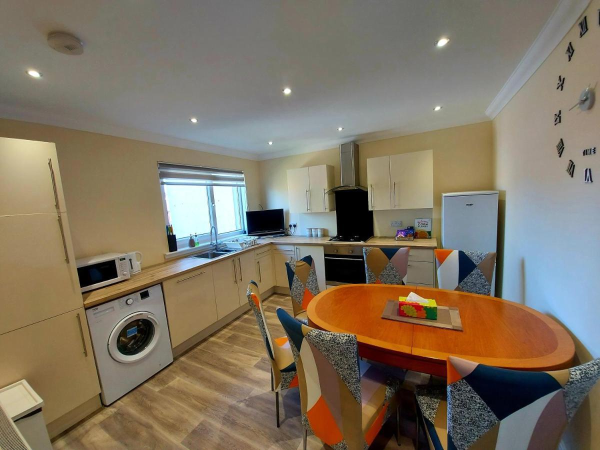 Apartment Teddy Bears' 3-bedroom Maisonette Saltcoats